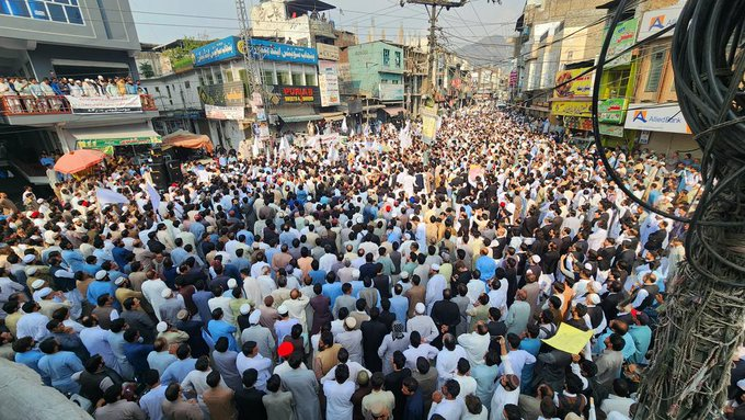 FollowKhaista's tweet photo. #Taliban's brutal attack on school van in #KPK is condemnable.
#Pashtuns are the only nation in the world protesting in the streets for peace. 

#SwatSitin 
#PashtunLivesMatter https://t.co/stK8e174iT