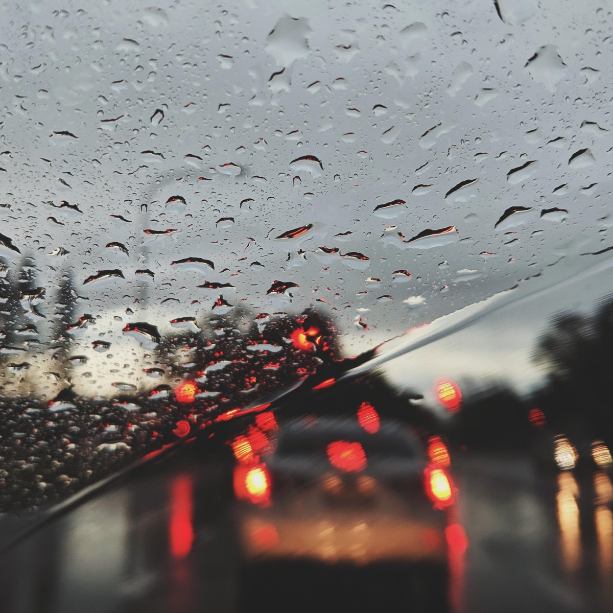 the_lcvgroup's tweet image. As the weather starts to take a turn and we head into winter, staying safe on the roads is essential.  

We've put some top tips together on driving safely in a storm. Read more here: thelcvgroup.co.uk/blog/view/5-to…

#blog #drivingtips #weathertips