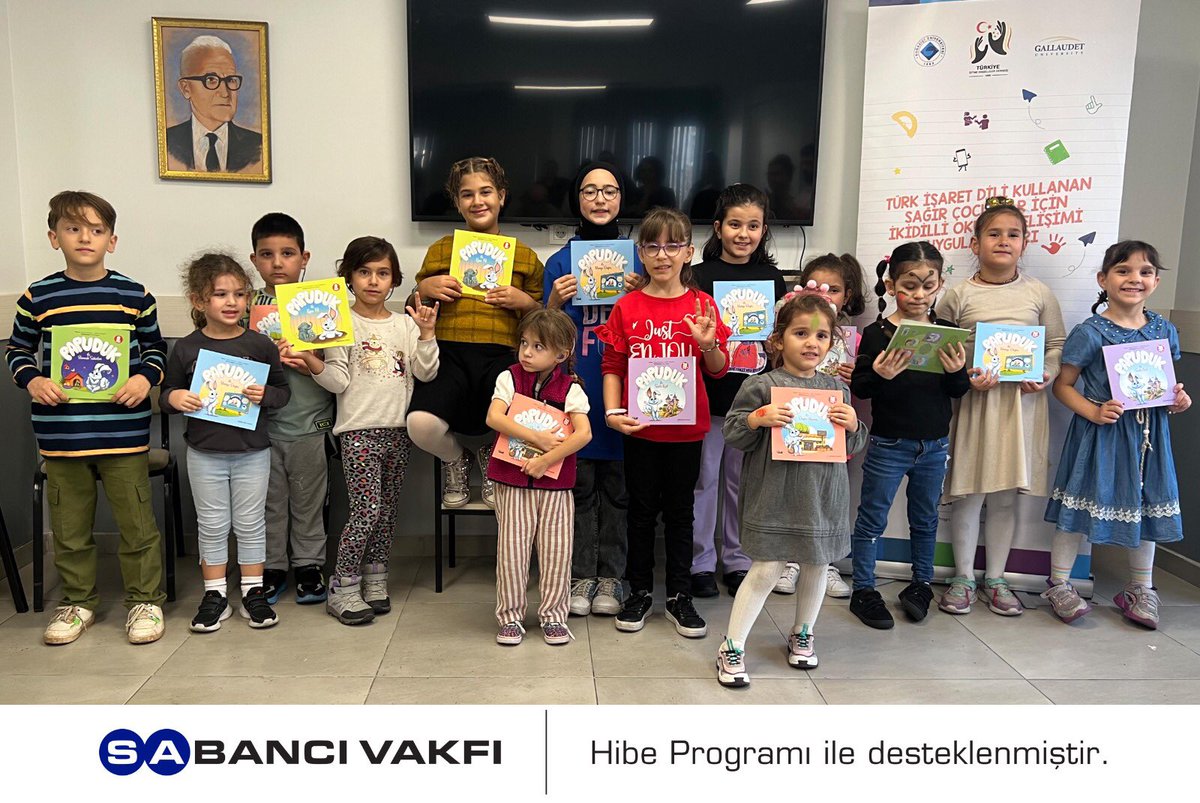tied1959's tweet photo. Sabancı Vakfı desteğiyle yürüttüğümüz "Türk İşaret Dili Kullanan Sağır Çocuklar için İkidilli Okuma Gelişimi Uygulamaları" projesi kapsamında;

Papuduk’un 13 çocuk ile Papuduk ile Doğru Alışveriş etkinliğini yine buluşmaya devam ediyoruz! https://t.co/UWXdByoNHu
