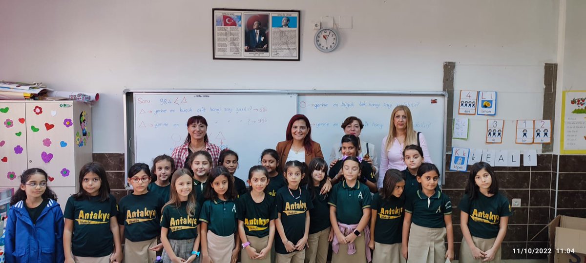 akkadin_hatay's tweet photo. 📍 Antakya

Kız çocuklarımızın desteklenmesi ve güçlendirilmesi, ailenin ve toplumun ilerlemesi demek. 

Hayal ettiğimiz Türkiye' yi kızlarımız olmadan inşa edemeyiz. 
Onlar hayallerine ulaşsın diye buradayız.

#DünyaKızÇocuklarıGünü bu bilinç ve sorumlulukla kutlu olsun. https://t.co/nQeO0jod3I