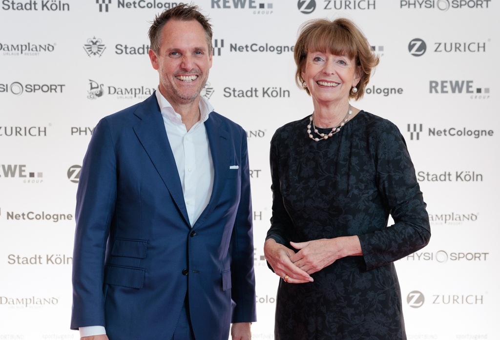 Kölsche SportNacht 2022
Kölsche SportNacht 2022: Anna-Maria Wagner, Max Hoff und die Hockey-Herren des KTHC Stadion Rot-Weiss sind ...

Zum Beitrag: 
l8r.it/7WN6

#koelschesportNacht #koeln #sport