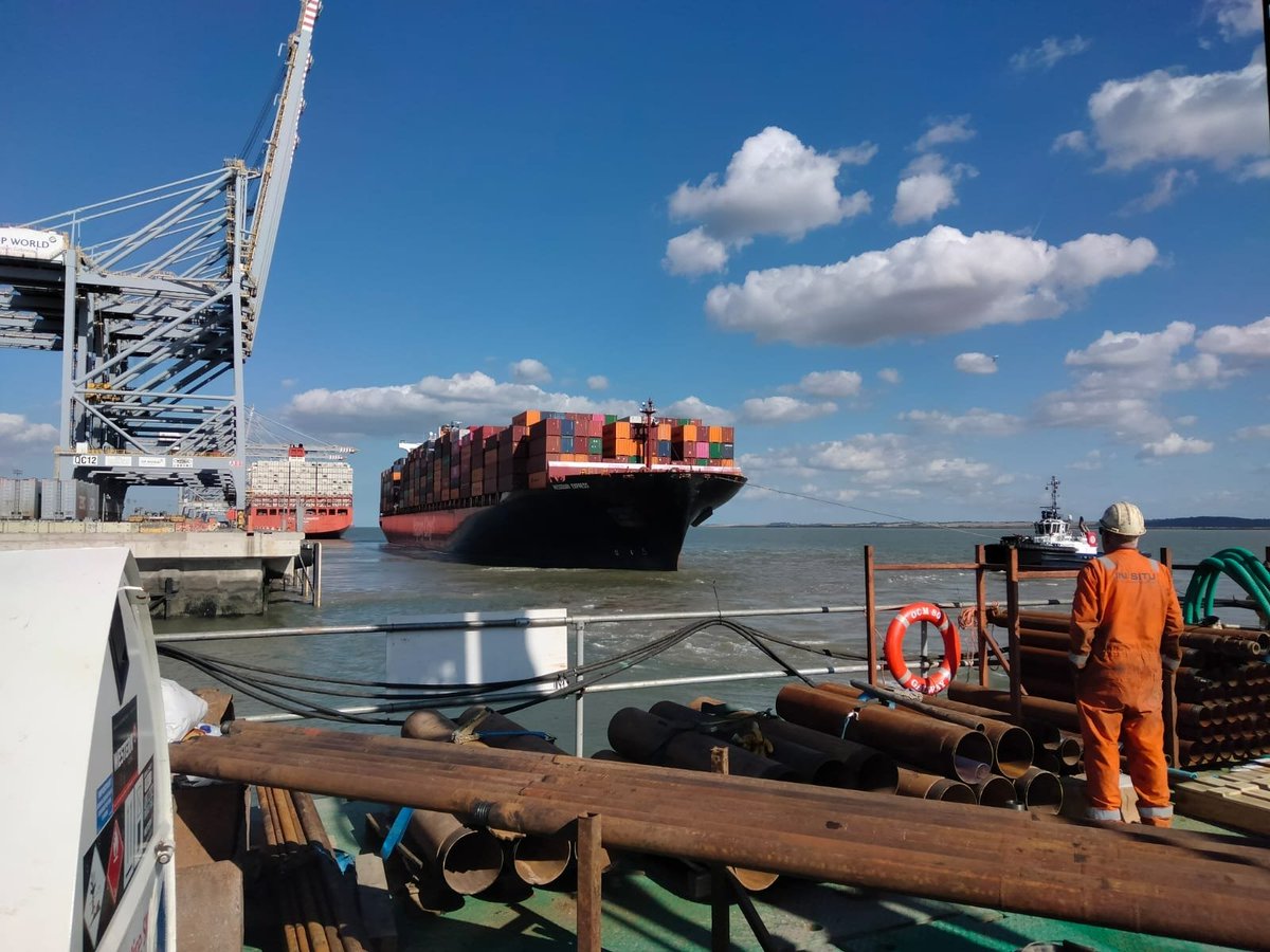 InSituSI's tweet photo. High Pressure Dilatometer (HPD) testing on a Jack Up Platform on the River Thames #InSituSI #HPD #pressuremeter #riverthames #london https://t.co/ZLXdyedVHM