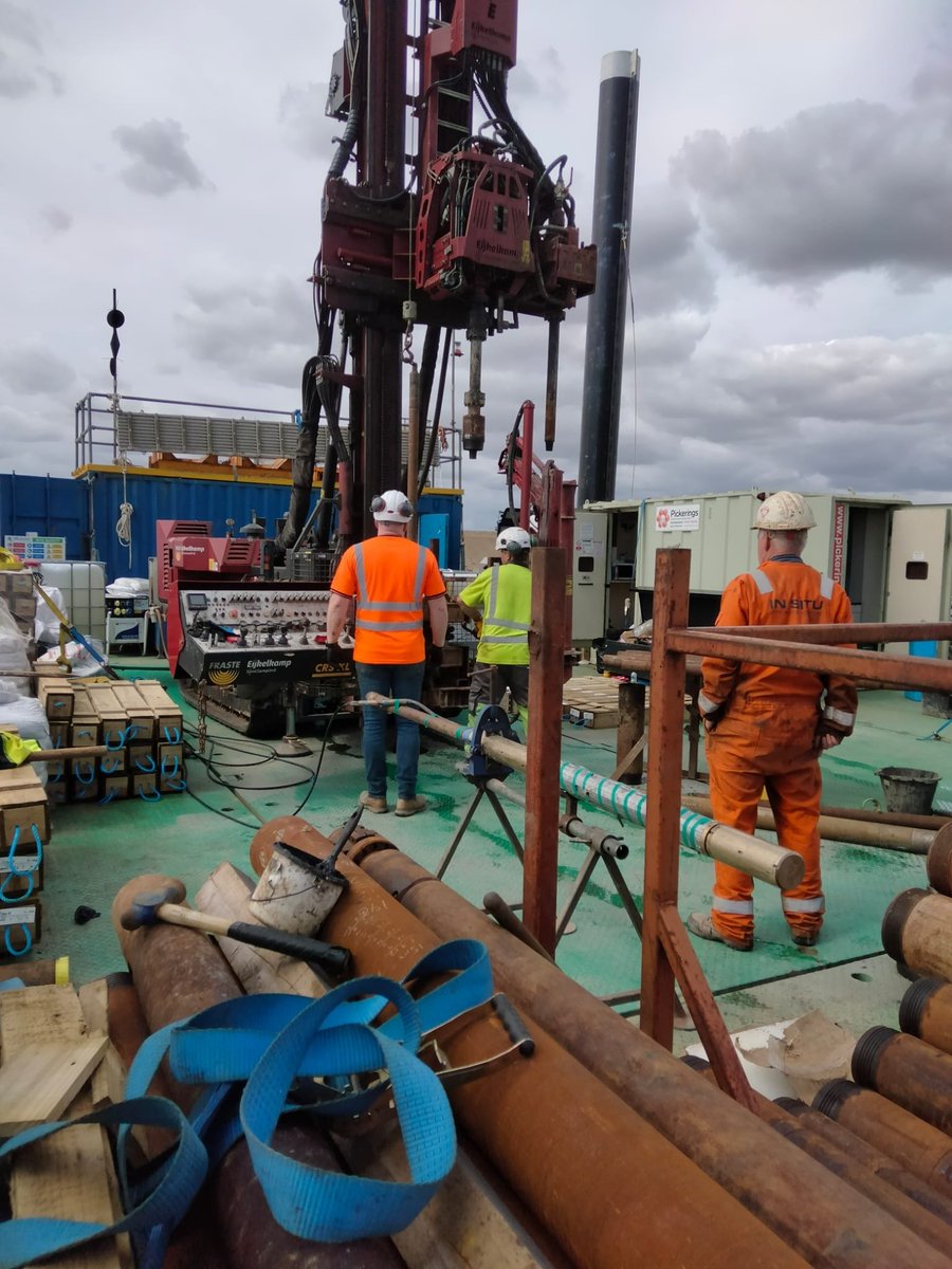 InSituSI's tweet photo. High Pressure Dilatometer (HPD) testing on a Jack Up Platform on the River Thames #InSituSI #HPD #pressuremeter #riverthames #london https://t.co/ZLXdyedVHM
