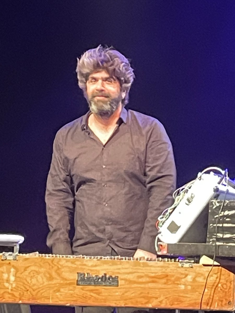 rlatxague's tweet photo. Concert d’été #JazzOloron d #AirelleBesson confidence de #BenjaminMoussay «je bosse un nouveau projet solo basé sur l’interaction entre claviers acoustique et électronique» #Modulaire jeudi 13 octobre au #Triton Paris en est le 1er résultat Á ne pas louper l’homme-machine-piano https://t.co/k7YnJJReP1
