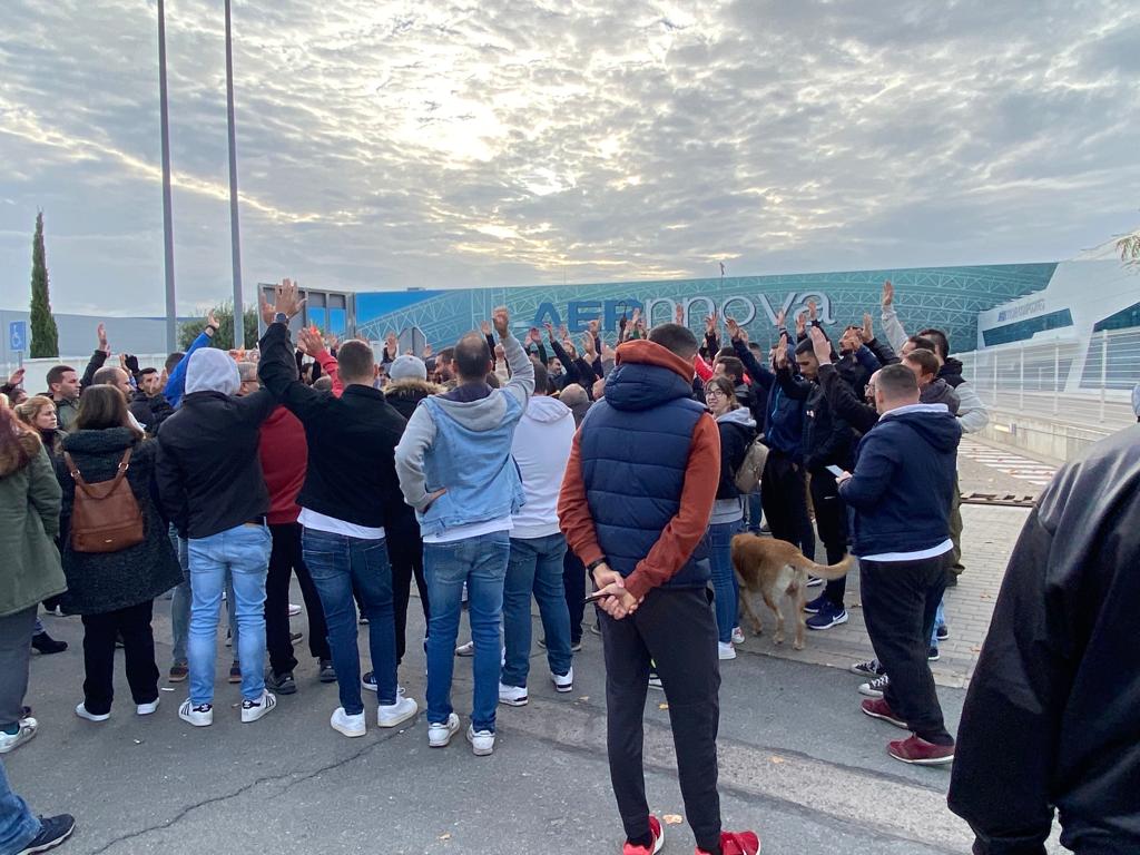 angel_leonm's tweet image. Tras meses de #huelga y movilizaciones de la plantilla de #Aernnova #Illescas por #SalariooConflicto hoy se llega a un ACUERDO que mejora sustancialmente las condiciones laborales de mas de 250 personas trabajadoras y pone fin al conflicto