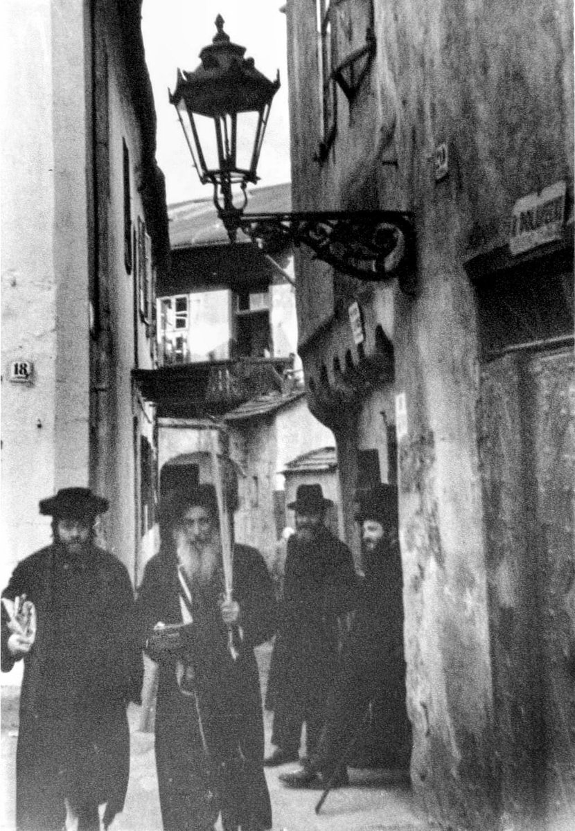 In Memory : Vanished World 💔

In Jewish Quarter of Tarnów, Galicia, Subcarpathia.

Jewish Men during the Sukkot with the Lulav - (Hebrew: לולב) - is a closed frond of the date palm tree. It is one of the Four Species used during the Jewish holiday of Sukkot)