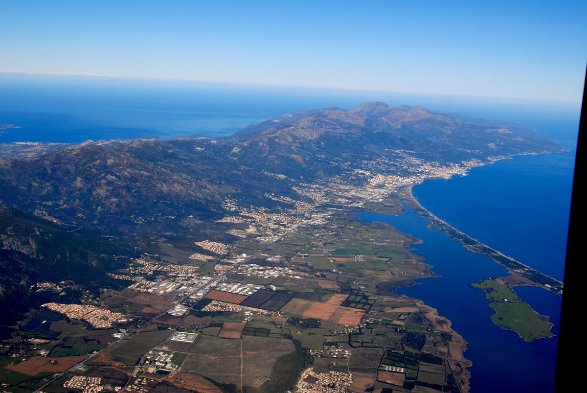 #MardiPhoto Quelle importante ville de #Corse voit-on sur cette photo ? 😉