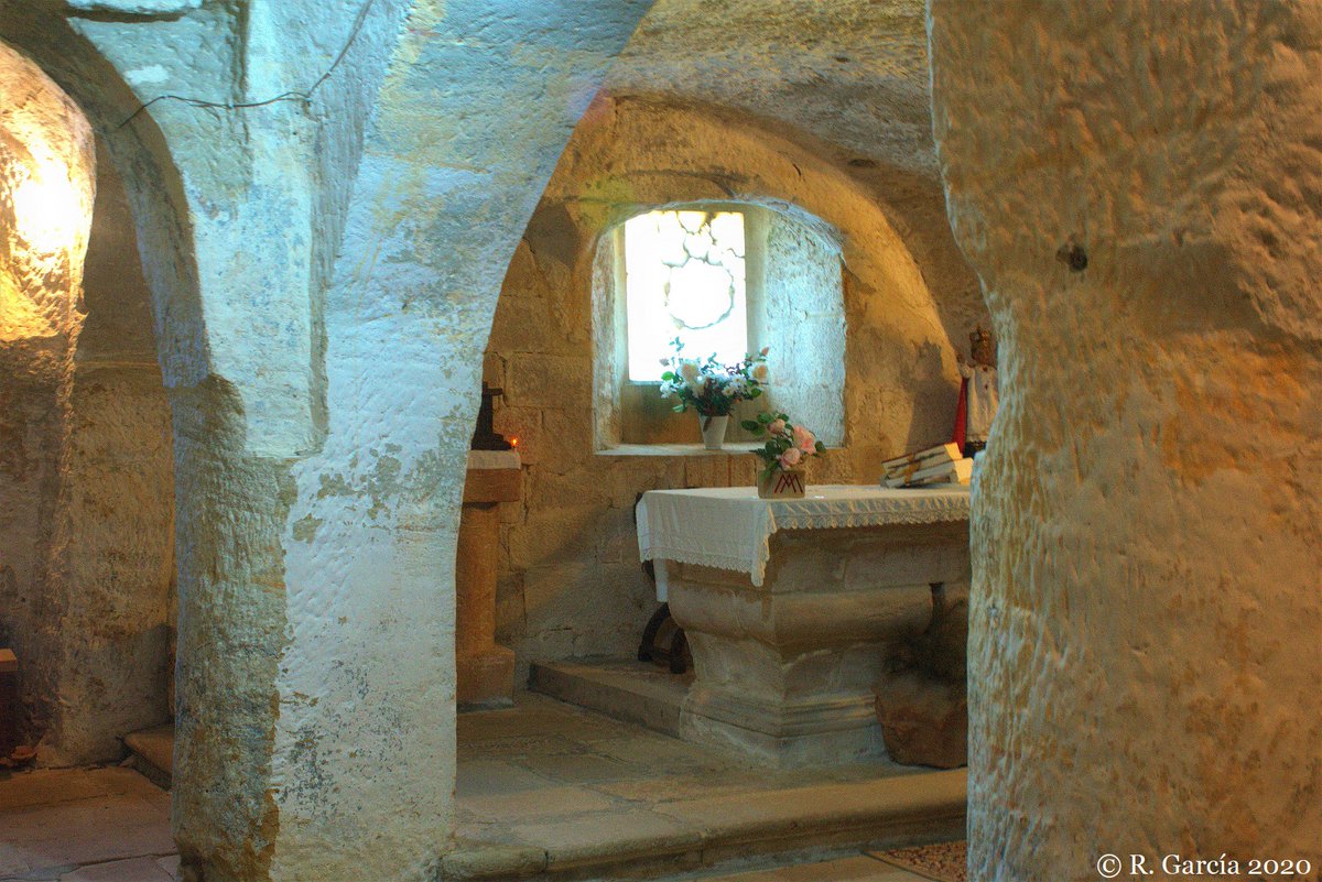 Buenos días!!! Iglesia rupestre de Santa María de Valverde. Valderredible. 
<a href="/LaHuellaRomnica/">La Huella Románica</a> <a href="/CantRomanica/">Cantabria Románica</a>