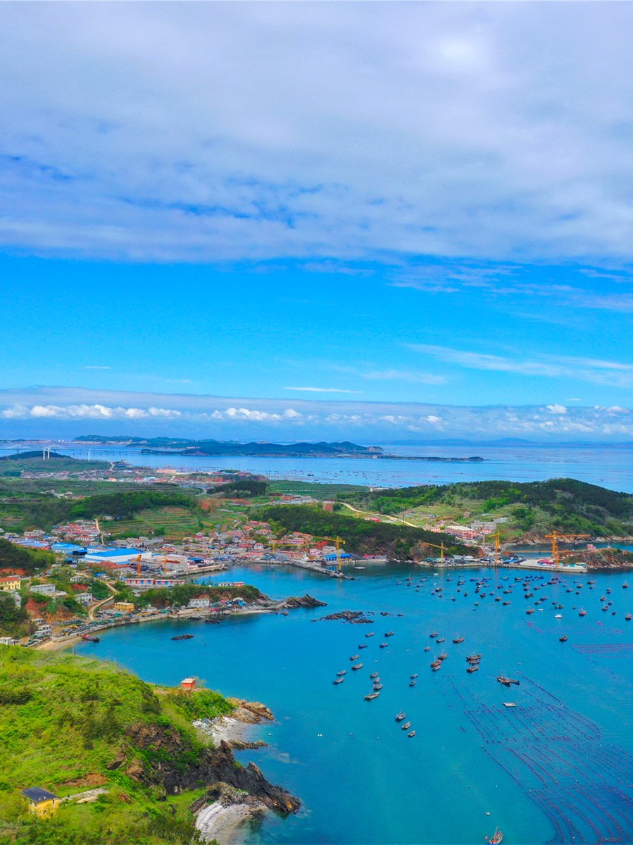 LiaoningC's tweet photo. #Splendid Liaoning# Xiaochangshan Island, located in the middle of Changshan Archipelago, part of #Changhai County, #Dalian City, is endowed with the reputation of “Natural Fishing Village” with tranquil environment and vast beaches. https://t.co/q9nNuJyicl