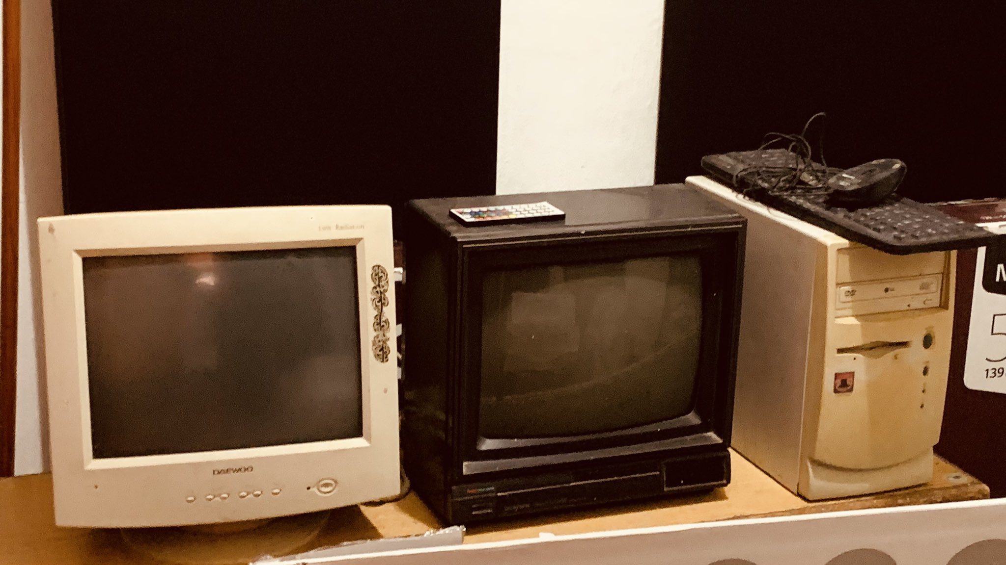 CRT MONITOR'S AND TV'S FexCA-vXkAEjLRr?format=jpg&name=large