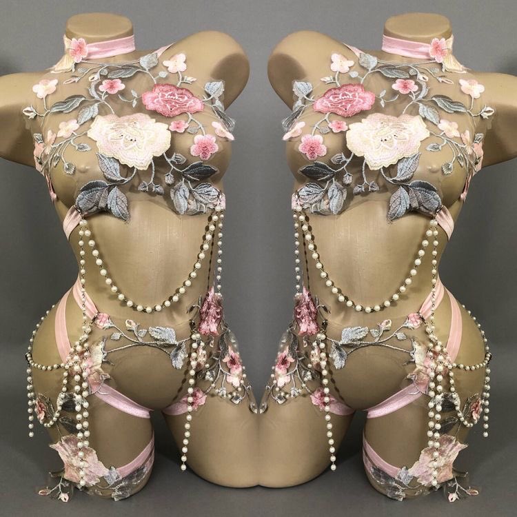 Eris 🐮🍓Vgen-Artist-live2d rigger 🔞🍰 tweet media