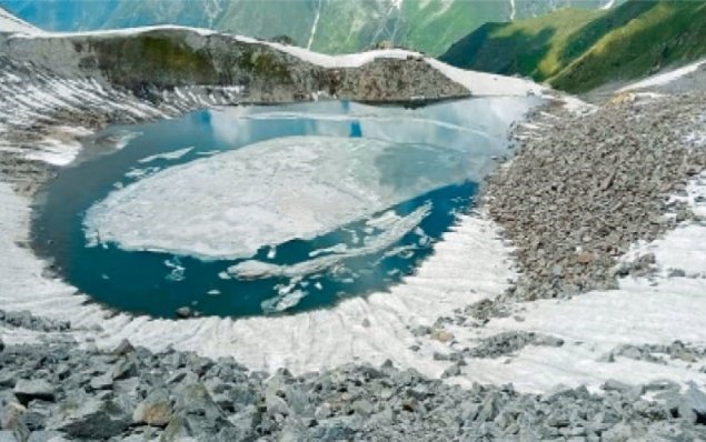 Advpakistan1's tweet photo. #AnsooLake is a #tearshaped #lake located in #KaghanValley in #Mansehra District of #KhyberPakhtunkhwa the #province of #Pakistan. It is located at an #elevation of 4,245 metres (13,927 ft) above #sealevel and considered one of the #highest #lakes of the #Himalaya Range. https://t.co/pGbCkO9HPM