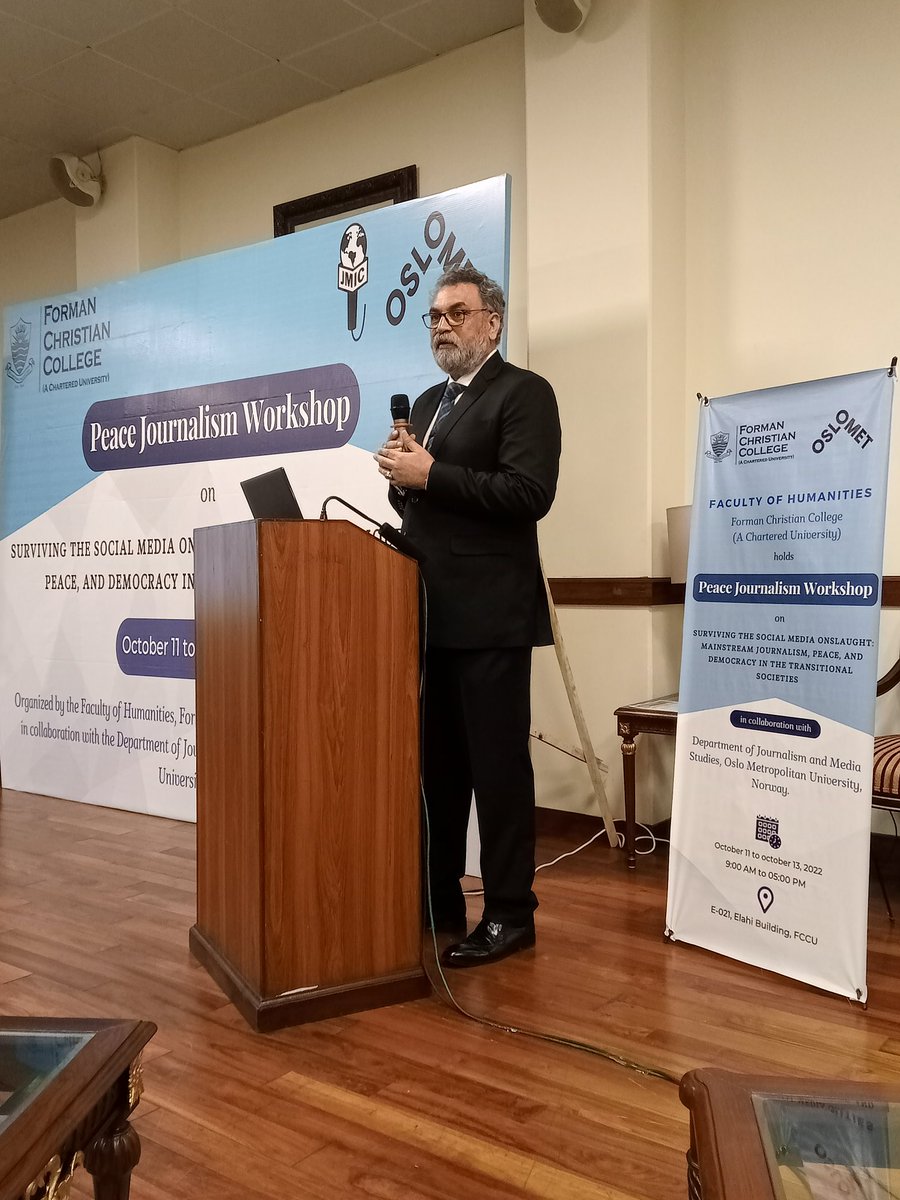 RachelAHasan's tweet photo. Peace Journalism Workshop on Surviving the Social Media Onslaught: Mainstream Journalism, Peace, and Democracy in the Transitional Societies. @Altaafkhaan @FCCollege
#peacejournalism #socialmedia #mainstreamjournalism #peace  #fccu #MassCommunication https://t.co/lnzBfHz1Id