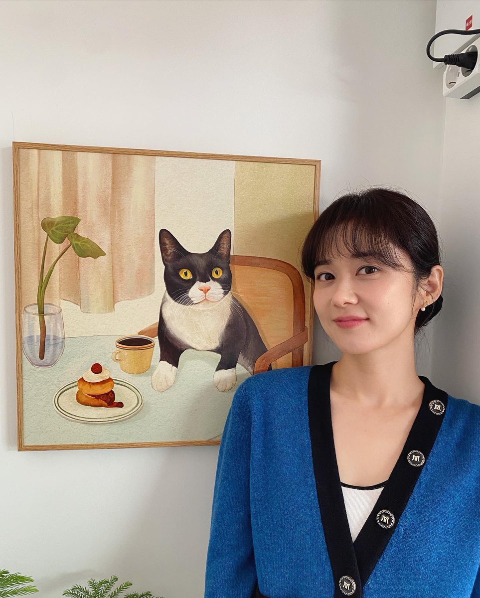 wala po nakatingin sa pader