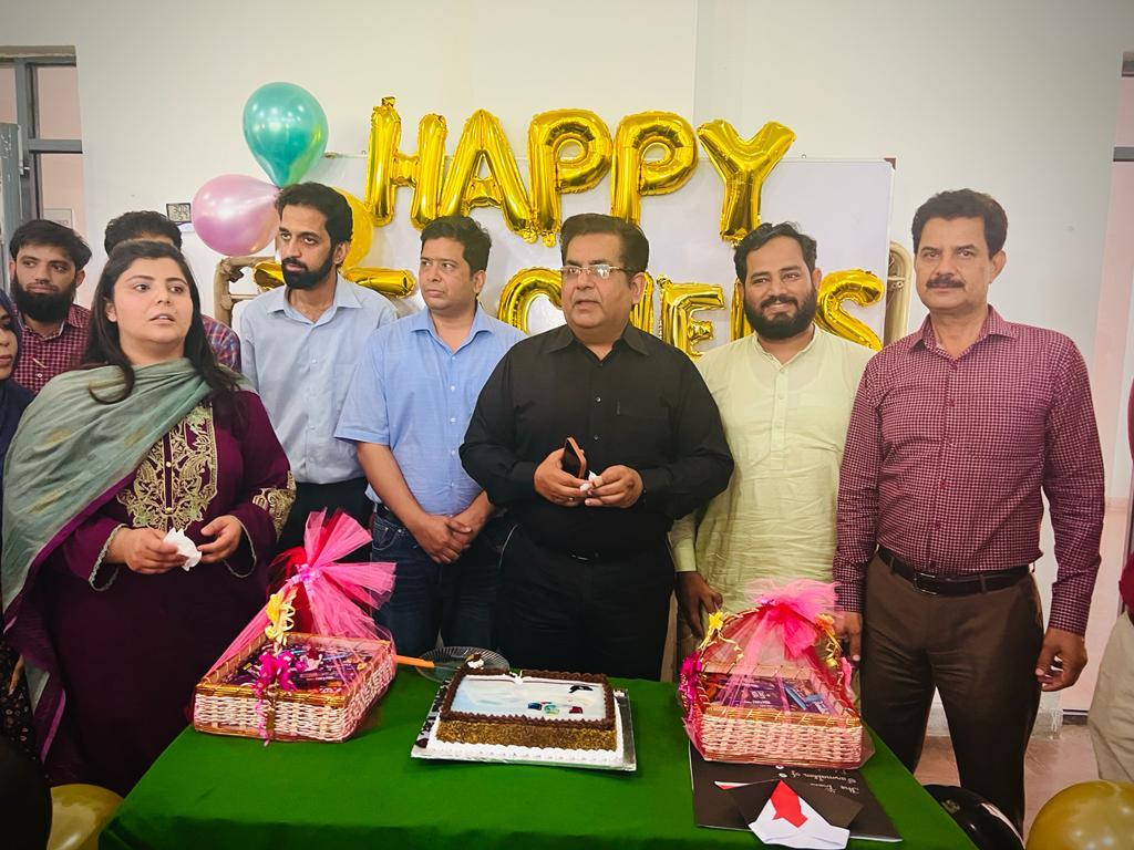 rlmc_official's tweet photo. The best teachers teach from the heart, not from the book. Thank you for being a wonderful teacher. Happy Teacher’s Day! First Prof students celebrated teachers day with faculty of RLCP.
#teachersday #pharmacyday #RLCP #RLMC #1stprofstudents https://t.co/LFgtQDEPwK