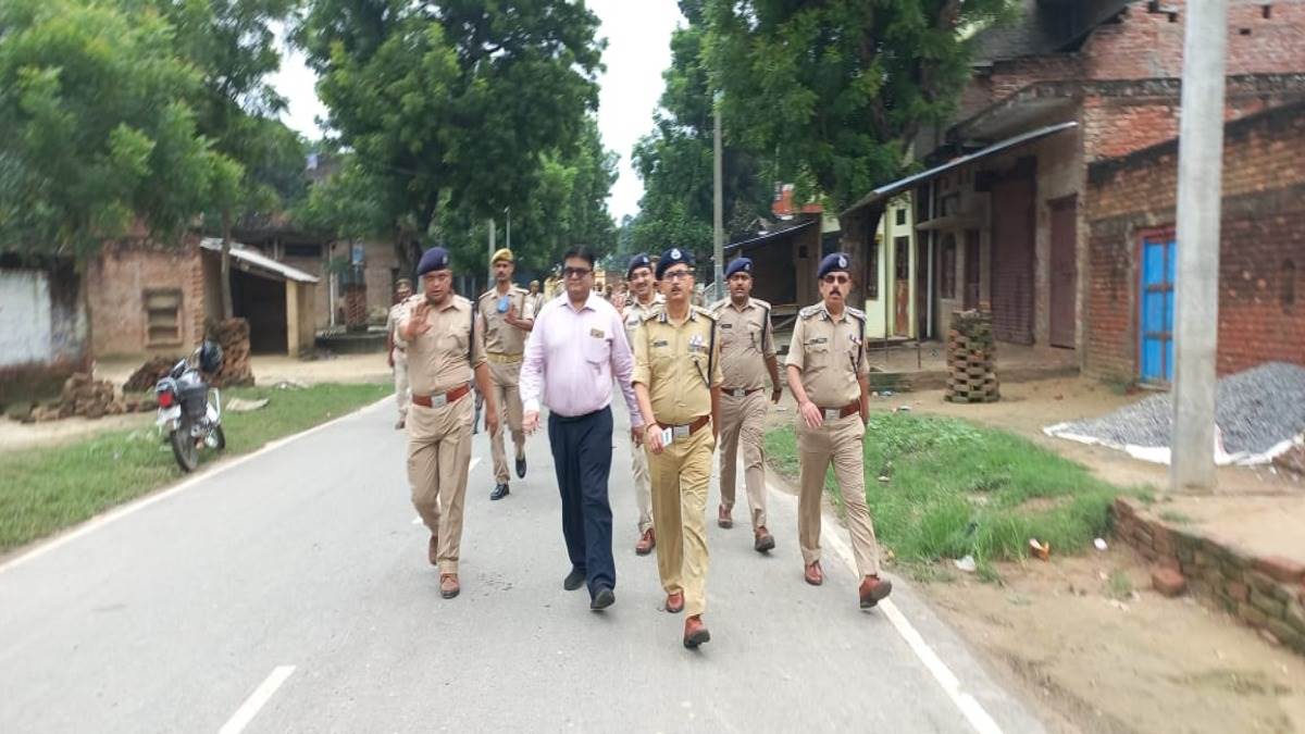 NEWSWORLD555's tweet photo. Sultanpur News: सुलतानपुर में देर रात पथराव, पुलिस बोली- उपद्रवियों के घर पर चलेगा बुलडोजर.. - दैनिक जागरण (Dainik Jagran)

https://t.co/BiTfIN4pBG

#NEWSINDIA https://t.co/1fwrBxwcdg