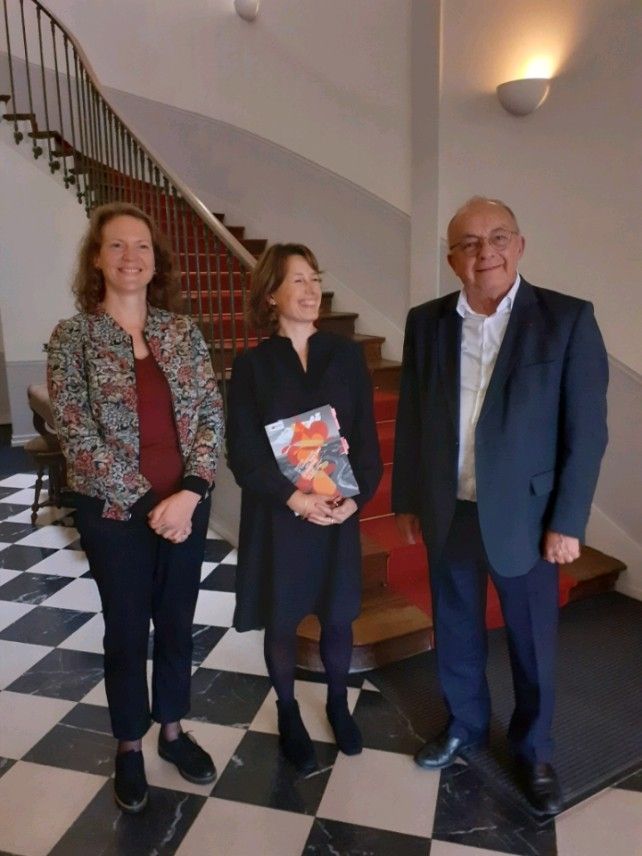 [CANDIDATURE] #PAH Ce lundi 10 octobre 2022, <a href="/AggloLTC/">Agglo_LannionTregor</a> via <a href="/joel_le_jeune/">Joël Le Jeune</a> <a href="/justomeE/">Elisabeth Justome</a> présentait sa candidature au label Pays d'Art et d'Histoire auprès de la Commission Régionale de l'Architecture et du Patrimoine. Verdict officiel d'ici quelques semaines 🤞@OTCGranitRose