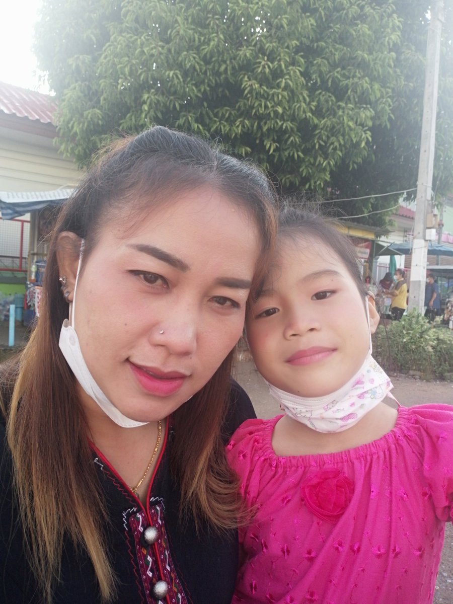 SRattarach's tweet photo. วันนี้พาหลานมาตักบาตรเทโวจร๊า
ทำบุญ​เสร็จ​ใครสนใจอยากนวดติดต่อมาได้เลยนะจ๊ะ
ID.sureerat..2523
T.061 2410 960 https://t.co/H6ARKjoByI