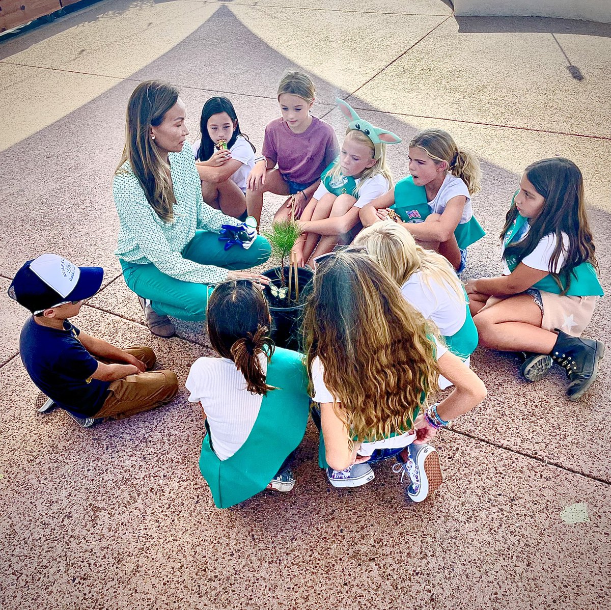 LenaEvans88's tweet photo. Awesome day with
#GirlScout #Troop1790: teaching them how #TorreyPine is critically #endangered only living in CA #SanDiego and #SantaRosaIsand.
8 #seedlings planted at @carlsbad_lagoon.
Honored to plant with dear Jean George, @NedaNews8 & Roya! Support: https://t.co/4SwABfPDDk https://t.co/qxlNNUuvuJ
