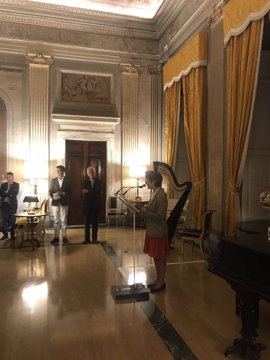 FranceauVatican's tweet photo. À l’occasion des journées d’études qui marquent le 80e anniversaire de la création de la 📚« Sources Chrétiennes » l’ambassadrice, en recevant des participants, rappelle comment cette 📚 est une pièce maîtresse du retour des sources bibliques liturgiques et patristiques du ✝️ https://t.co/ZyIrn8O77E