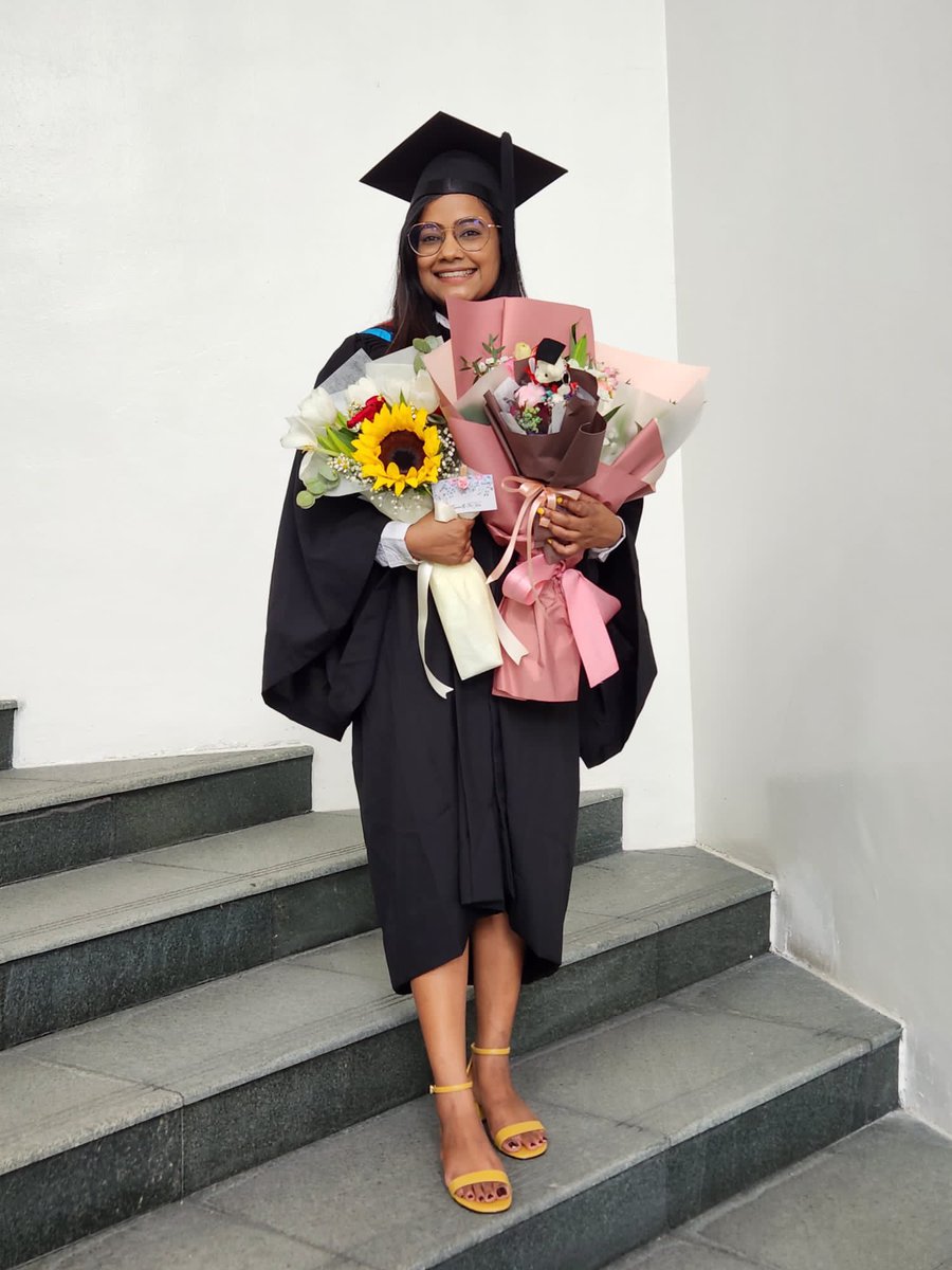 vickymano92's tweet photo. The tassel was worth the hassle🎓 https://t.co/wvcUuImAVn