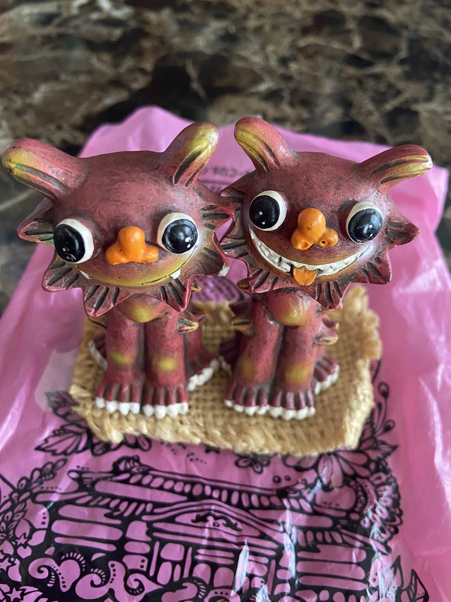 お土産でシーサー集まったw
シーサー欲しいって伝わってたのが凄すぎるww守られてるーーーー❤️