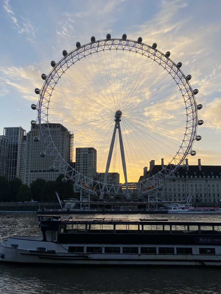 I'm so proud to be a mentor at 2022's <a href="/WOWisGlobal/">WOW - Women of the World</a>'s #WOWDayoftheGirl event <a href="/TheLondonEye/">The London Eye</a> where 160 girls have the chance to meet women from a range of backgrounds &amp; careers. #lucky #givingback