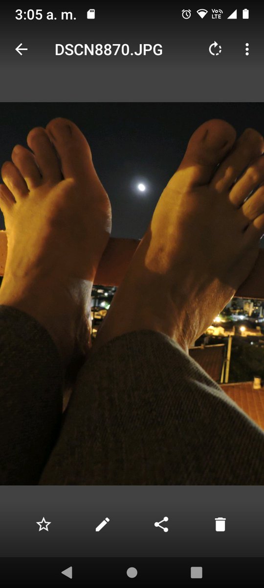 senoraequis's tweet photo. Only feet🌛
#feetfinder #feetworship #feetfetiche #feetmodels #feetpics https://t.co/bfWrHy1rl1