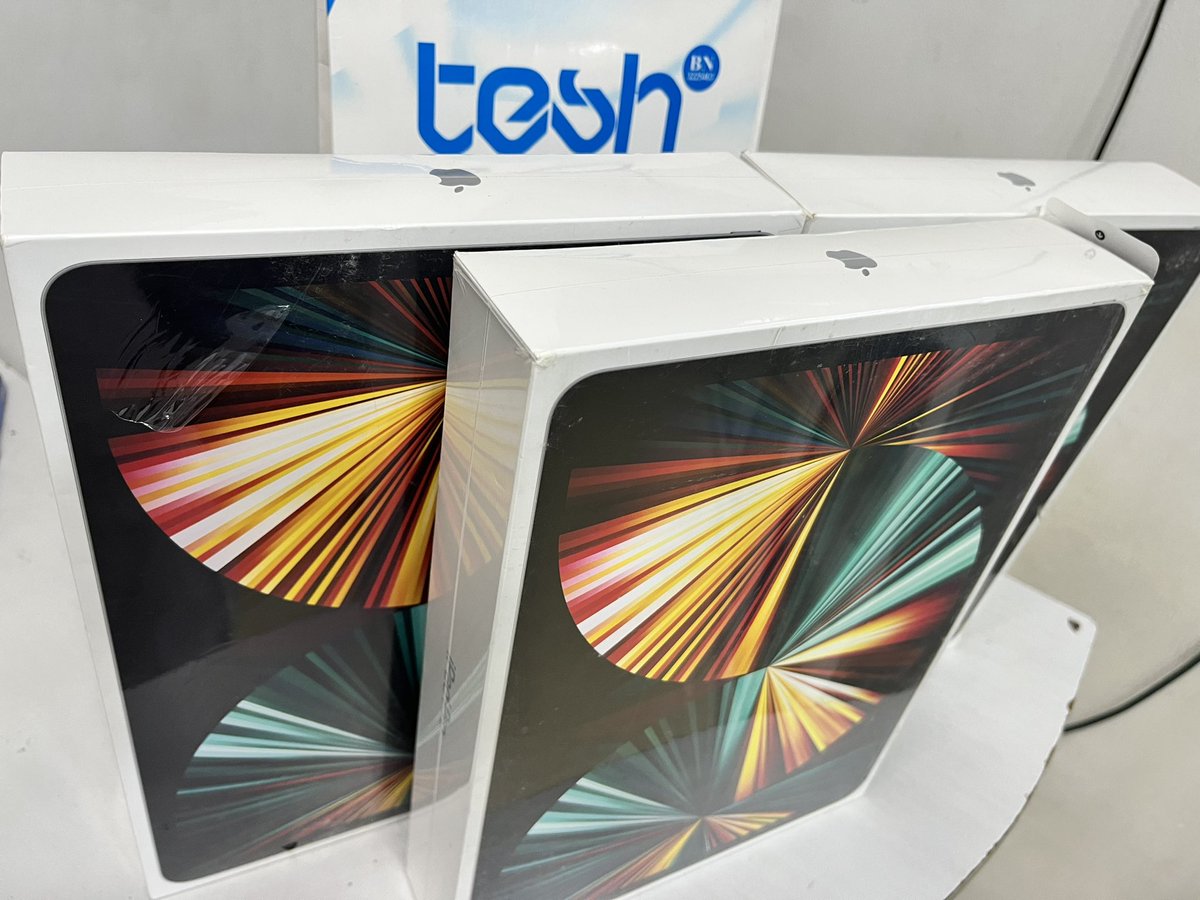 TeshGadgets's tweet photo. Brand new 2021 iPad Pro M1 • 12.9” • 256gb • WiFi + Cellular 
:
Price — 760,000
: 
Address: His grace plaza, Francis oremeji street, computer village, Ikeja 
:
Phone number: 08166224717 https://t.co/2eZ4tUJ8ah