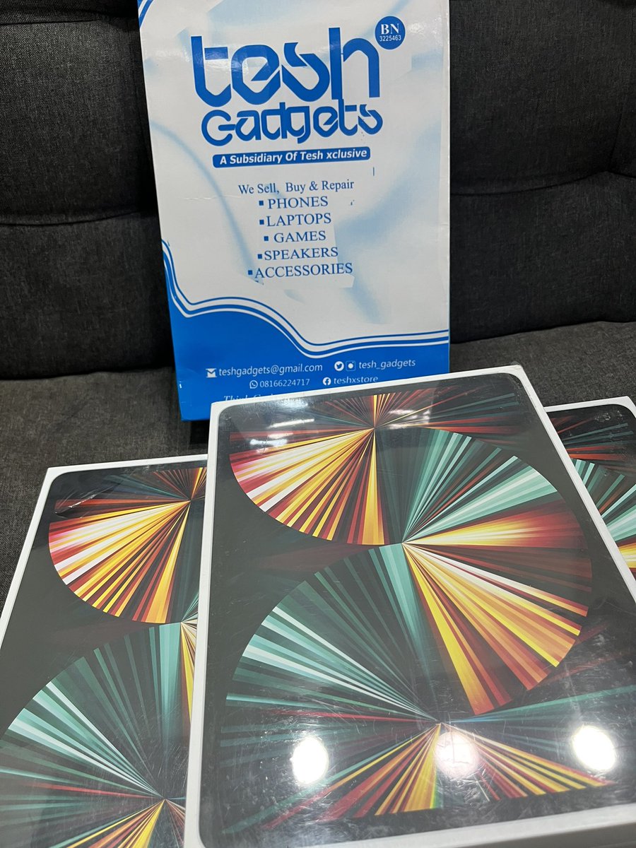 TeshGadgets's tweet photo. Brand new 2021 iPad Pro M1 • 12.9” • 256gb • WiFi + Cellular 
:
Price — 760,000
: 
Address: His grace plaza, Francis oremeji street, computer village, Ikeja 
:
Phone number: 08166224717 https://t.co/2eZ4tUJ8ah