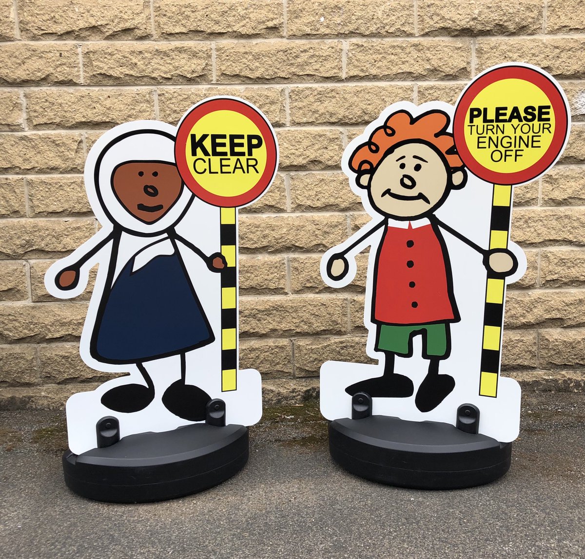 School_RdSafety's tweet photo. Today’s #School #RoadSafety tip
If you MUST #DriveToSchool with your #Children ALWAYS #ThinkBeforeYouPark for the safety of yours and other peoples #Children
#ParkAwayFromTheSchool and #Walk #KeepChildrenSafe #CautionChildrenCrossing #No2Idling #Safeguarding https://t.co/JJzZc4SyTW