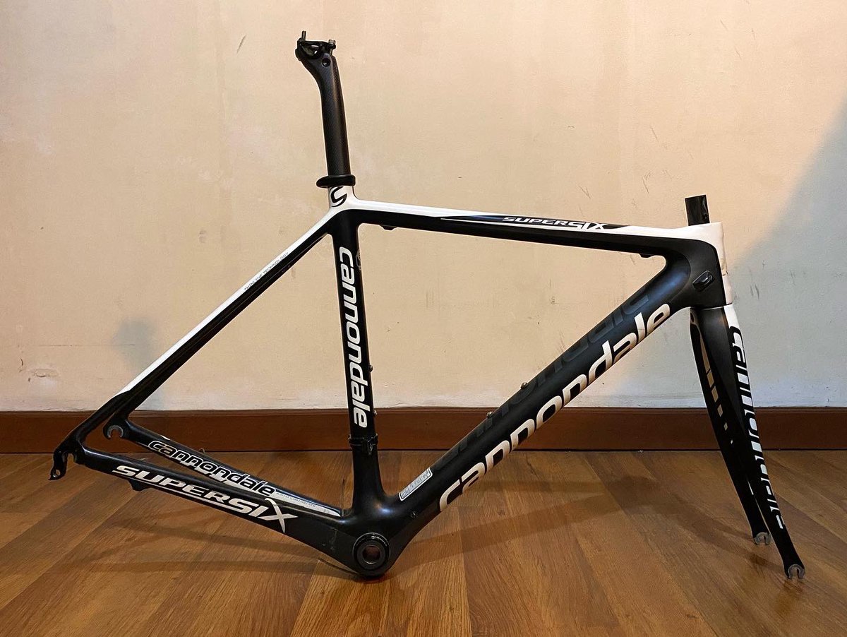 Cannondale Supersix Size 50. Include BB Token Arsenal Tiramic, seatpost carbon, headset.

tokopedia.link/63yfIgU21tb

#FNFJB