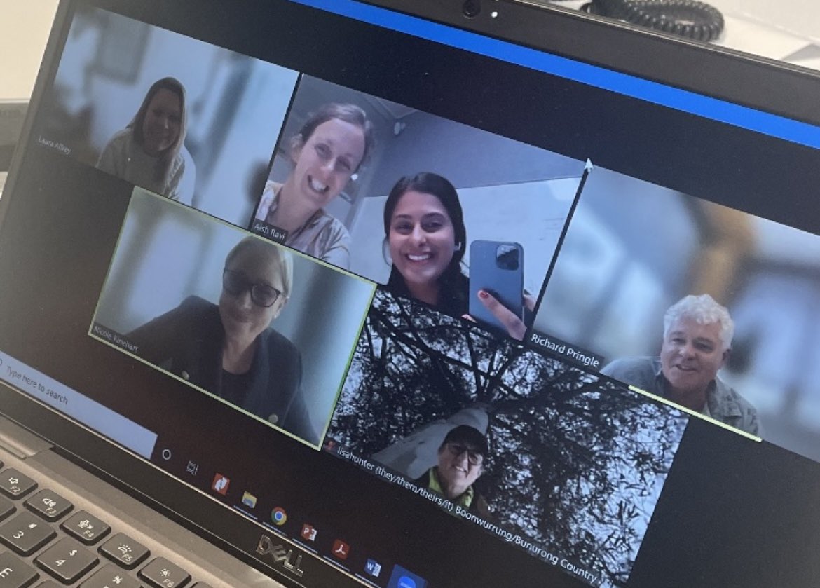 Aish Ravi tweet media