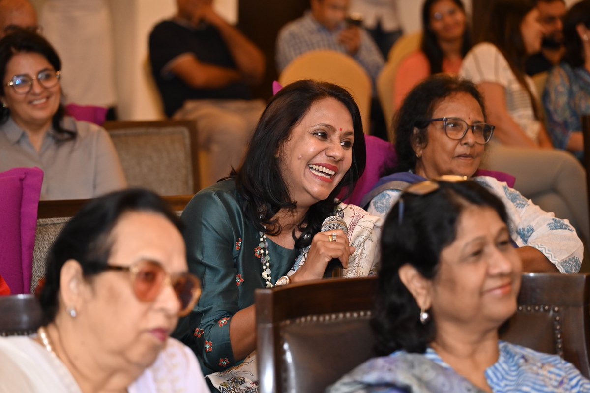 FoundationPK's tweet photo. A very interactive session at Write Circle #Jaipur with Saksham Garg.

@sakshamgarg94 @UrviBhuwania @FoundationPK @SiyahiJaipur @ITCRajputana @spagia_f @ehsaaswomen https://t.co/oMErG2sPR5