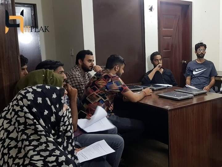 HitPeak_'s tweet photo. Training Session going on...! What you are waiting for? Come and Join us...

Earn up to 50,000 easily.
#HitPeak 
#TogeterWeRiseToHitThePeak

#digitalmarketing #hiring #work #salescampaign #training #hardwork #BPO #joinus #hiringnow #callcenter #TeamWorkMakesTheDreamWork https://t.co/wifXrpaF5w