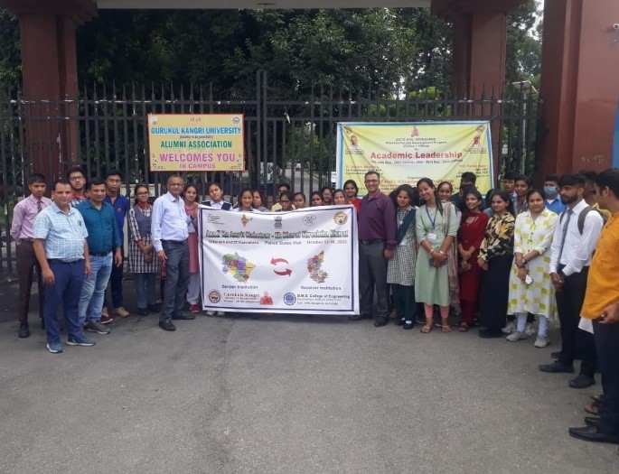 AICTE_INDIA's tweet photo. #EkBharatShreshthaBharat
#Students from #Uttarakhand travel to #Bengaluru for their 5-days visit to paired state #Karnataka as part of #StudentsExchangeProgram under #AKAM_EBSBStudentTour
@PMOIndia @mamidala90 @EBSB_Edumin @AmritMahotsav @PIBHRD @PIBDehradun @PIBBengaluru #EBSB https://t.co/CqSwVGzlHy