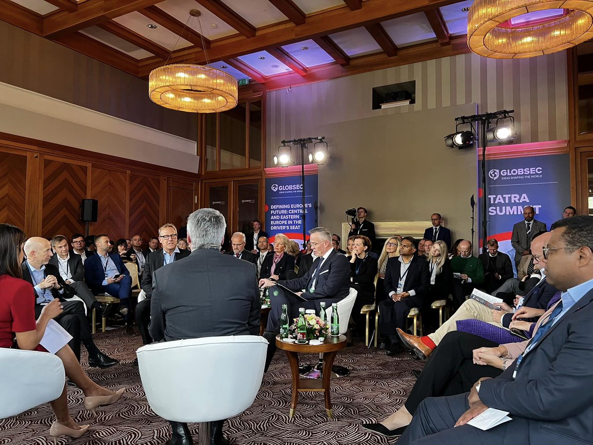 IDMVienna's tweet photo. High Tatras became once again a meeting place of decision makers, experts &amp; business representatives from CEE+ owning to #TatraSummit organized by @GLOBSEC. 

The IDM was represented by @sschaefferIDM, who serves as a member of the Steering Group of #DanubeTechValley Initiative. https://t.co/M3PhwnJBTt