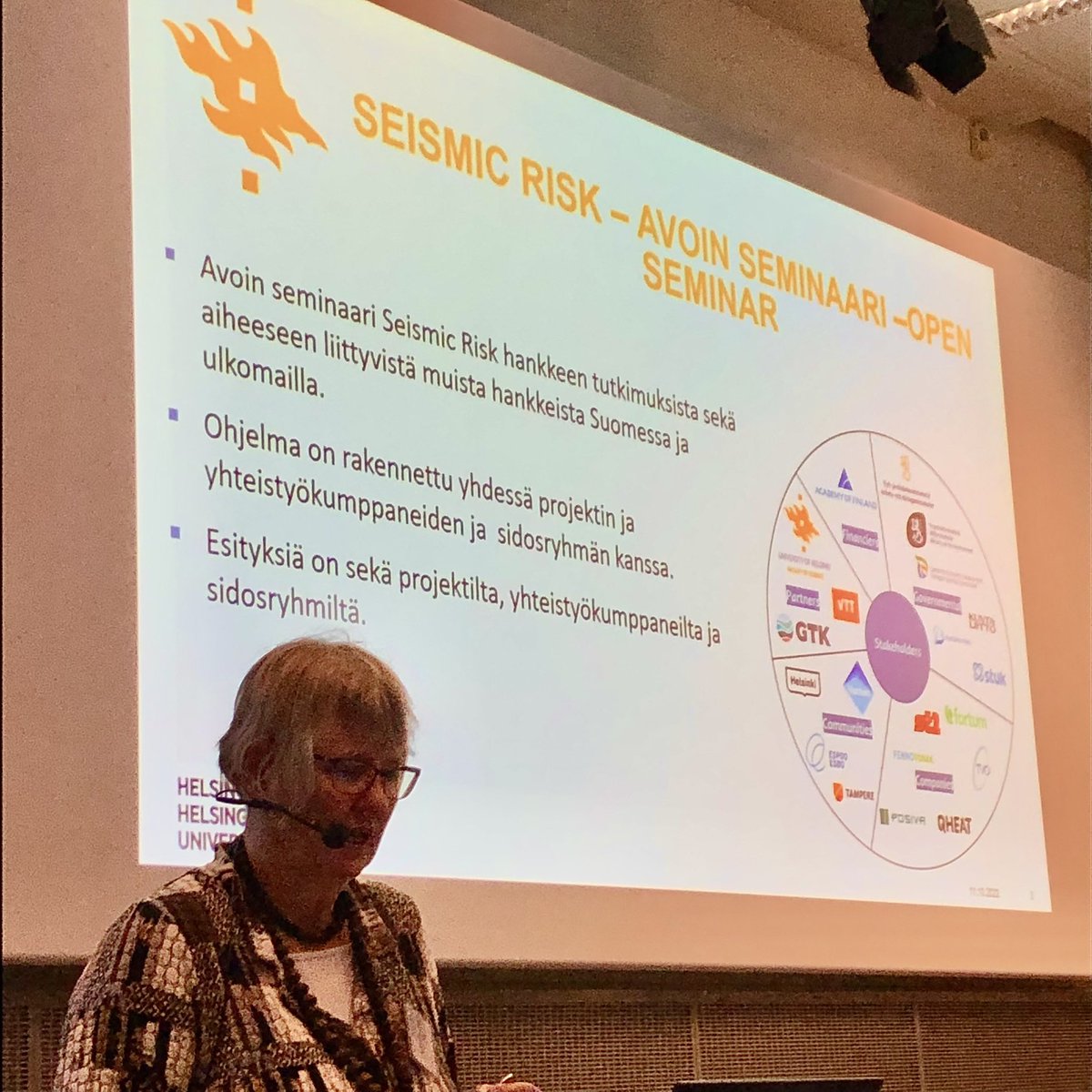 SEISMIC RISK - Kaupunkialueiden indusoidun seismisen riskin hallinta-projekti. #geoenergia #uusiutuvaenergia 👍

Aloitusseminaaria käynnistämässä #AnnakaisaKorja @GeoHelsinkiUni @Seismologit 

@GTK_FI @VTTFinland 

www2.helsinki.fi/fi/projektit/s…