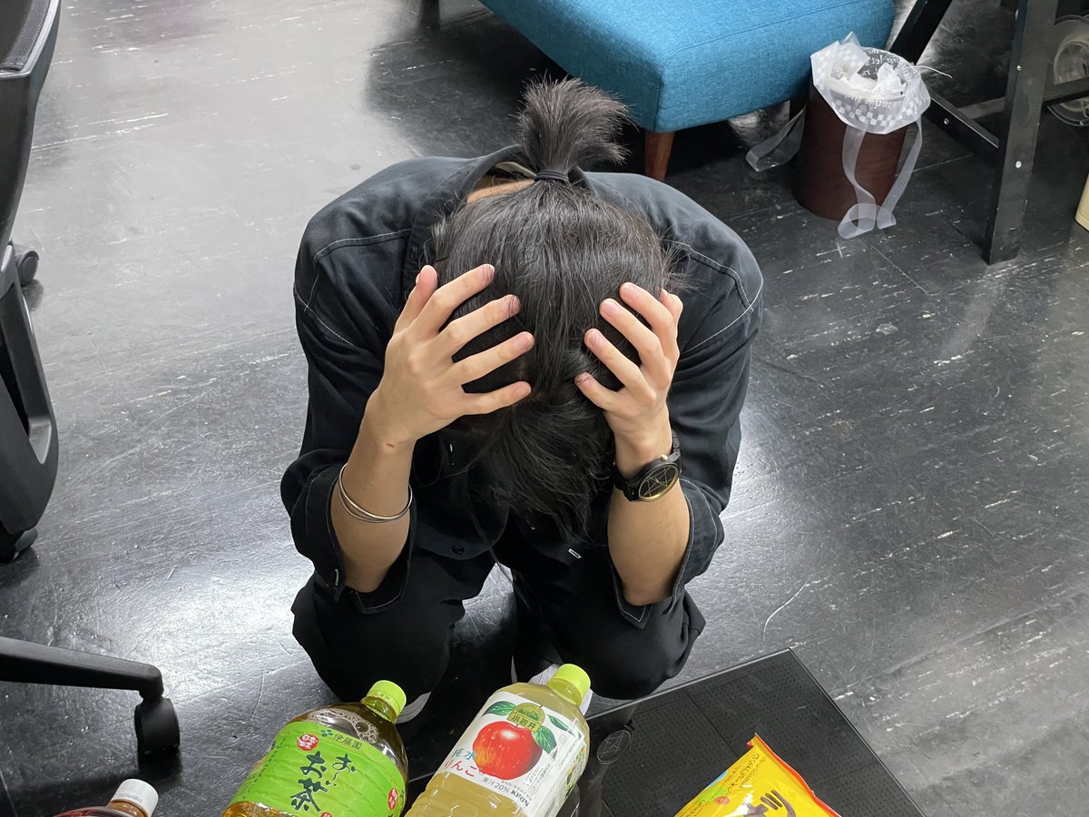 M2の春日さんがお菓子と飲み物差し入れてくれました！！！