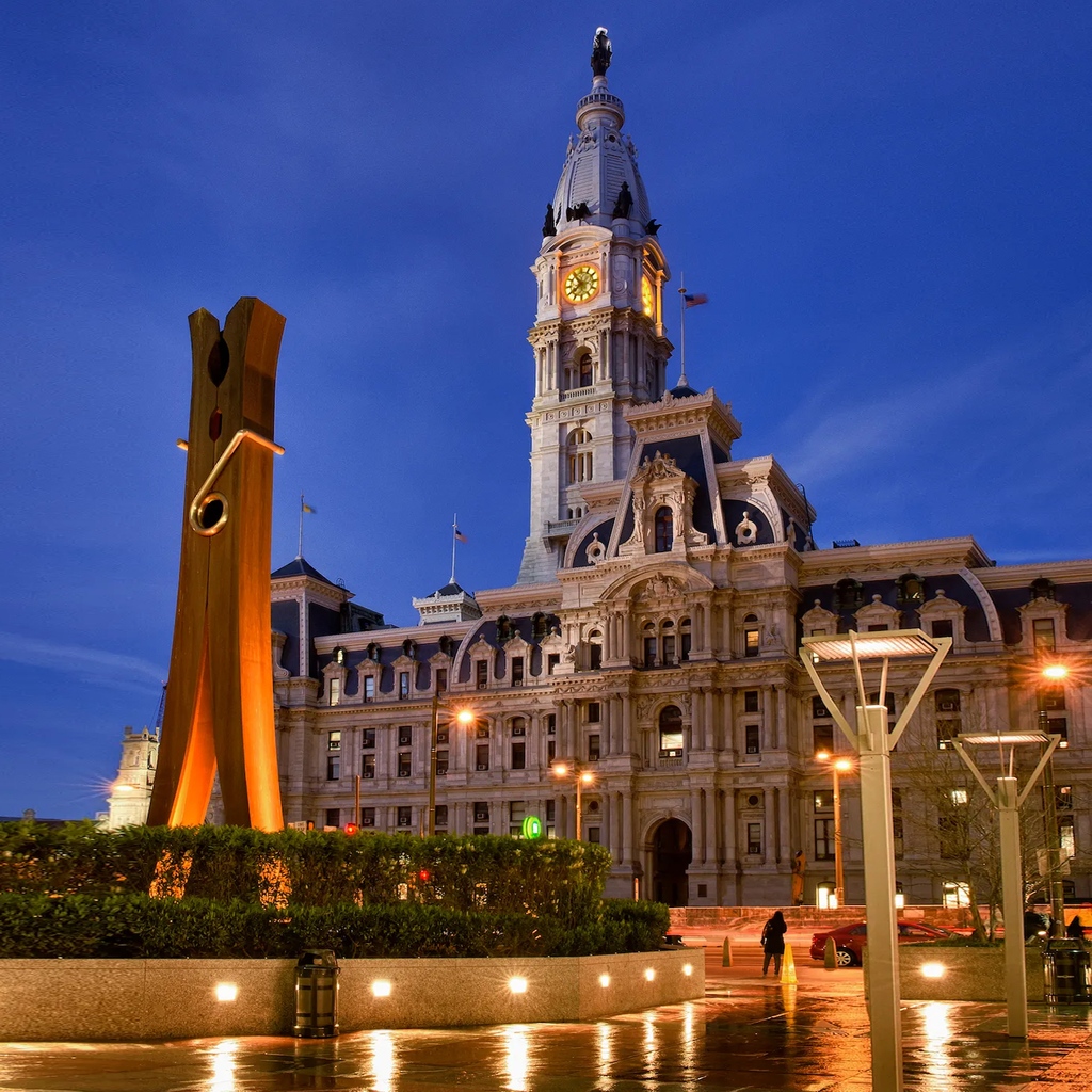 Claes Oldenburg, "Clothespin", 1976, Philadelphia (USA)⁠
⁠
#picoftheday #funny #artecuriosa #arte #summer #estate #artoftheday #sculptures #travel #art #artist #artwork #contemporaryart #creative #modernart #sculpture #gallery #design #clothespin #philadelphia #swedishdesign