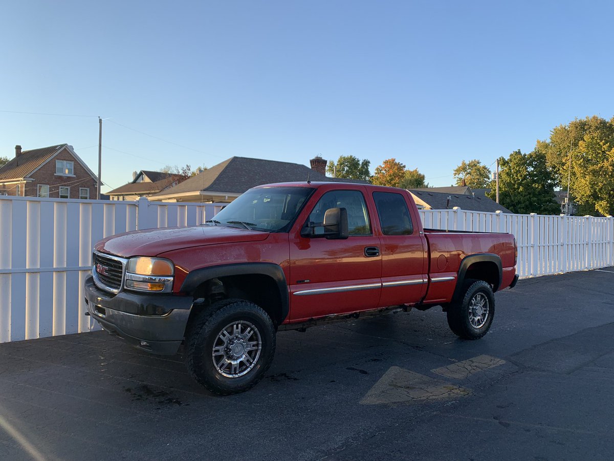 travis_rookss's tweet photo. I haven’t been on this app in over a year.. I’ve bought a truck or two have a new Harley and I have a wonderful girlfriend @Carley_bowling https://t.co/wmoauhPOKt