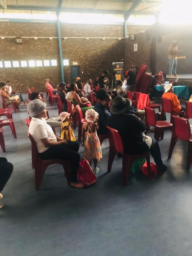 BinanceAfrica's tweet photo. 🇿🇦We had a great time engaging and speaking to our community at the #BinanceSAMeetup in Tembisa.

Thanks to everyone who attended and engaged in our blockchain conversations.

🇿🇦Binancians, where do you want to see us next?👇 https://t.co/HBYplcYDT1