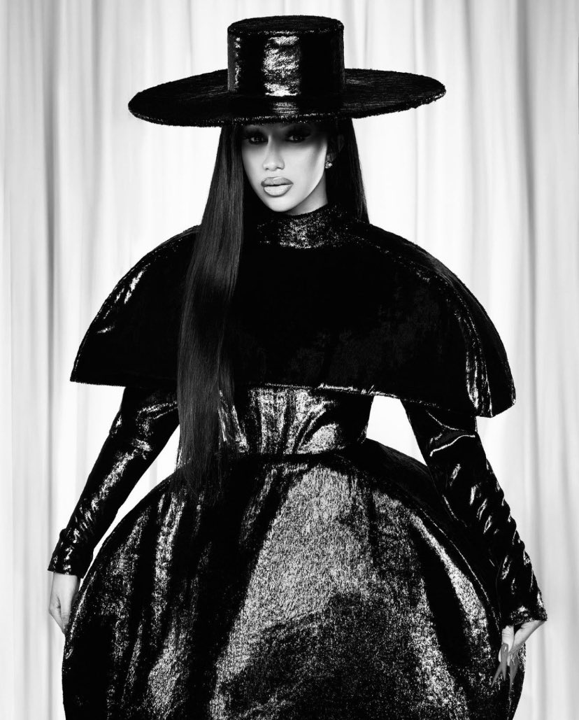 simplycardi_'s tweet photo. Happy birthday to the one and only BIG BARDI!💞 @iamcardib #birthdaygirl https://t.co/KT2RuwG9rJ