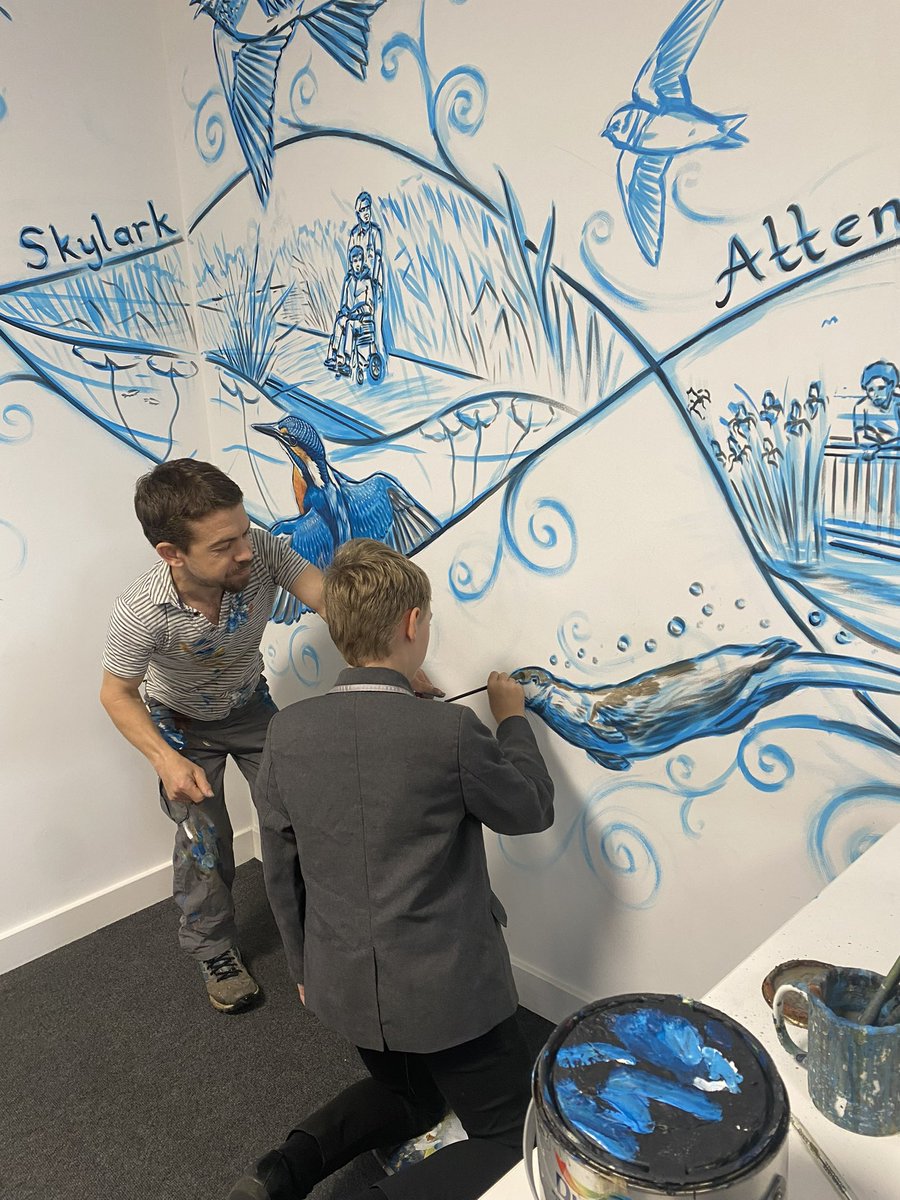 SuthersSchool's tweet photo. It is amazing to see The Fern being transformed by @RoryMcCannArt with the help of our students! 🦉🌾🪶🎨🌳#TheFern #TheSuthersSchool https://t.co/KUpOQlQqLg