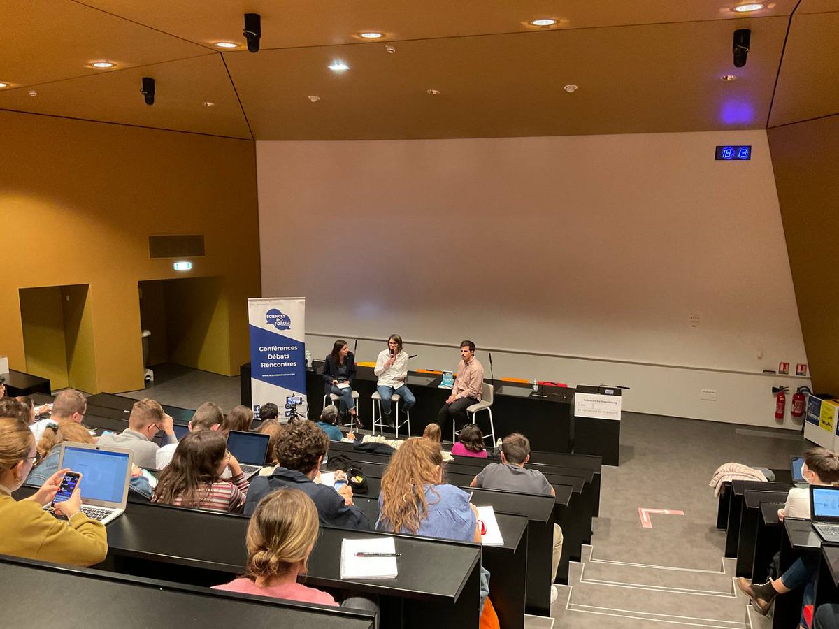 GrandEstEcolo's tweet image. 🗣️ @laurecassaigne animait hier la conférence de @ScPoForum autour du livre "Ralentir ou périr" de @timparrique 

🌱 Un beau moment de réflexion sur nos modes de vie et notre rapport à la consommation