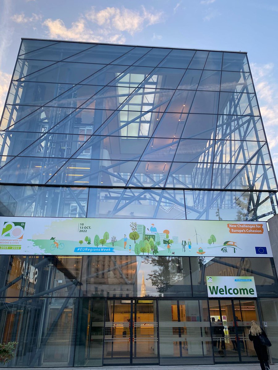 EUinmyRegion's tweet photo. Get ready for the 2nd day of #EURegionsWeek! 🔥

On the agenda? 🇪🇺

#Kohesio, #Climate Neutrality,  #YouthEngagement in the #GreenTransition, how regional inequalities are addressed, #CohesionPolicy in multilevel governance as well as the #CitizensDialogue to end the day ☀️! https://t.co/YvaQ9rPXbg
