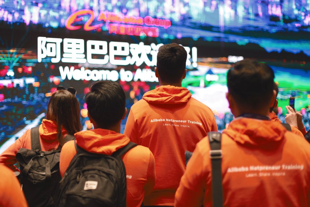 apo_source_pt's tweet photo. A Alibaba dá início à nova edição do Programa de Formação Netpreneur para África @AlibabaGroup @africa_heroes #África #AlibabaIniciativasGlobais #Netpreneur #Negócios #Tecnologia #Treinamento
Leia mais: https://t.co/6Fwpqc2Png https://t.co/7DqHaLqlxa