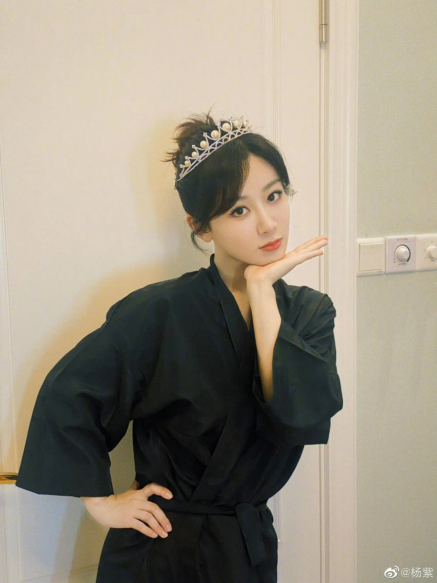yangzi_official's tweet photo. 图我放这了 缺个文案

#YangZi #杨紫 https://t.co/JfDlFEu88T