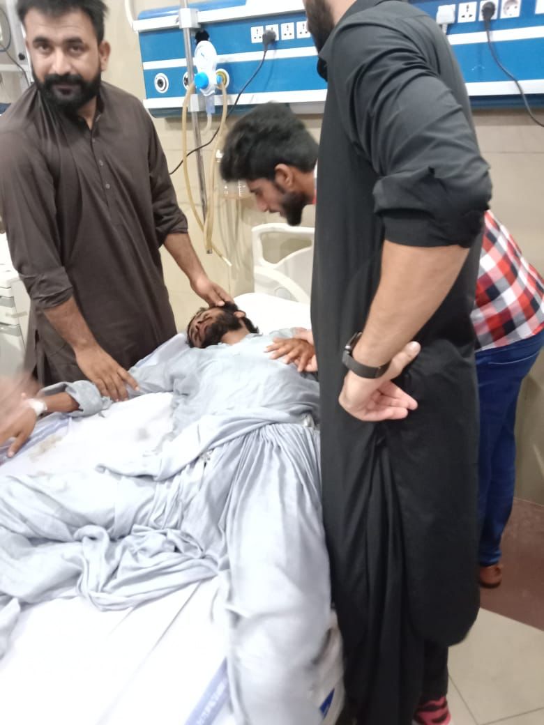 moinjatoibloch's tweet photo. اساں تاں جائے ہیں عذاب کیتے
✍️ ✍️ ✍️
#TokenHungerStrikeInIUB #NoFeesOnReserveSeatsInIUB #RestoreReserveSeatsofBalochistanInIUB
@Adnaan_Baloch
@BBCUrdu
@Independent
@HamidMirPAK
@ImaanZHazir
@KahkashanHaide3
@Ahmad_Noorani
@GovOfPunjab
@dpr_gob
@MBalighurRehman
@MediaCellBNP_ https://t.co/Cv8H94SB9H