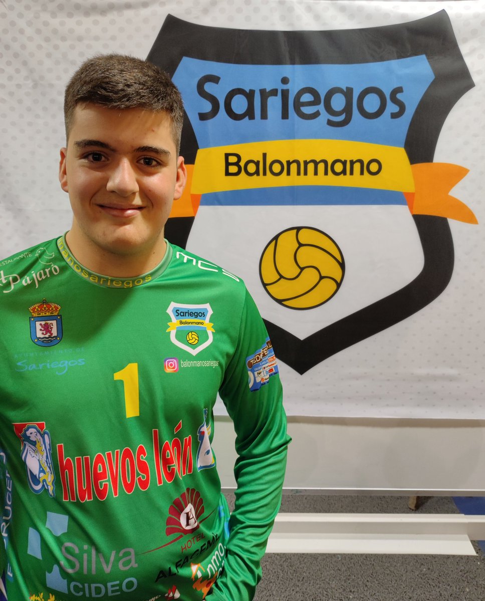 Debut el pasado fin de semana de nuestro portero juvenil Rodrigo Fernández con el equipo de Segunda Nacional.

💪🏼 Enhorabuena Rodri!!!

#sariegos #balonmano #venasariegos